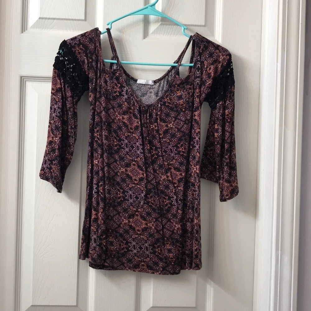 {Full Tilt} Off the Shoulder Blouse | XS